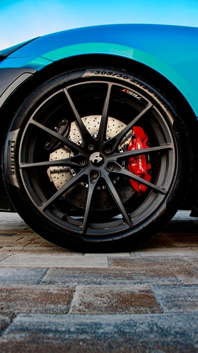 McLaren 765LT Coupe V8 - Carbon - Ludus Blau - Limitiert