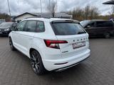 Skoda Karoq Sportline 4x4 Sportpaket AD Navi Soundsyst - Skoda Karoq mit Benzin-Antrieb: Geländewagen