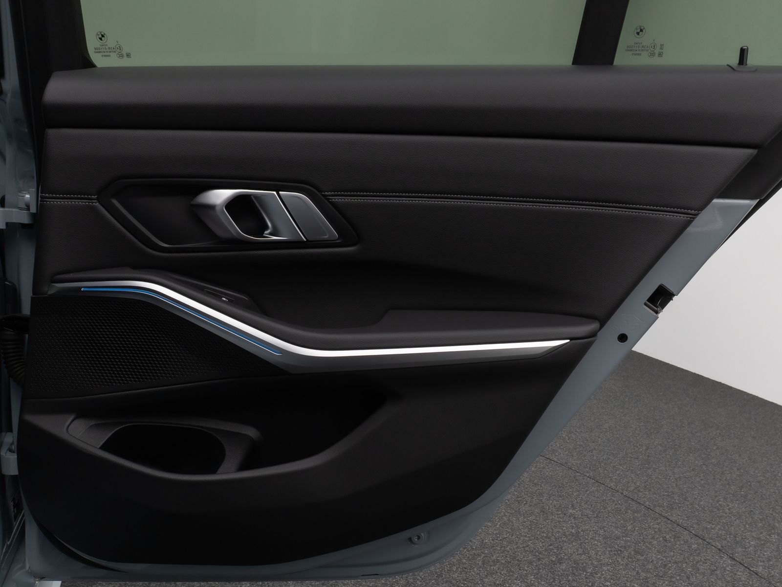 Fahrzeugabbildung BMW 320d M Sport Kamera DAB HiFi HUD Stop&Go Komfort