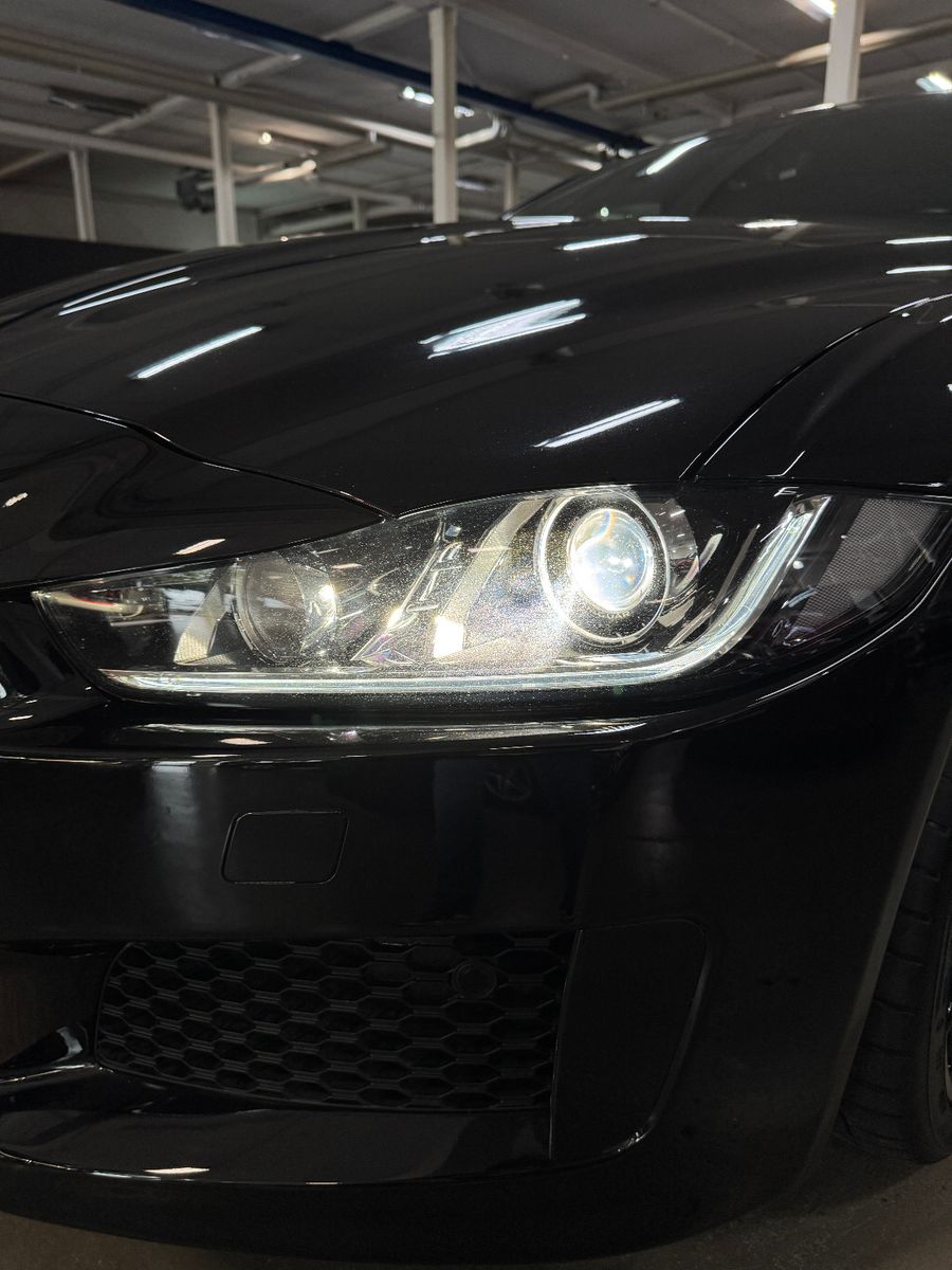 Fahrzeugabbildung Jaguar XE 2.0 d 8GT LANDMARK R-SPORT BLACK EDITION VOLL