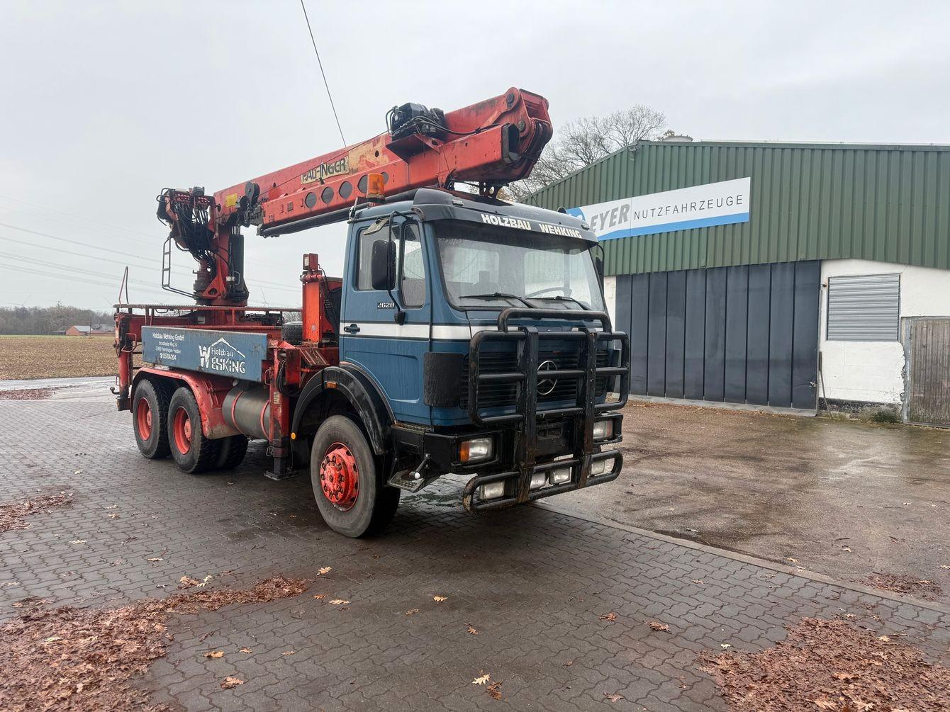 Mercedes-Benz 2628 AK 6x6 mit Palfinger Kran 28000