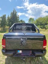 Volkswagen Amarok - Volkswagen Amarok: Schwarz