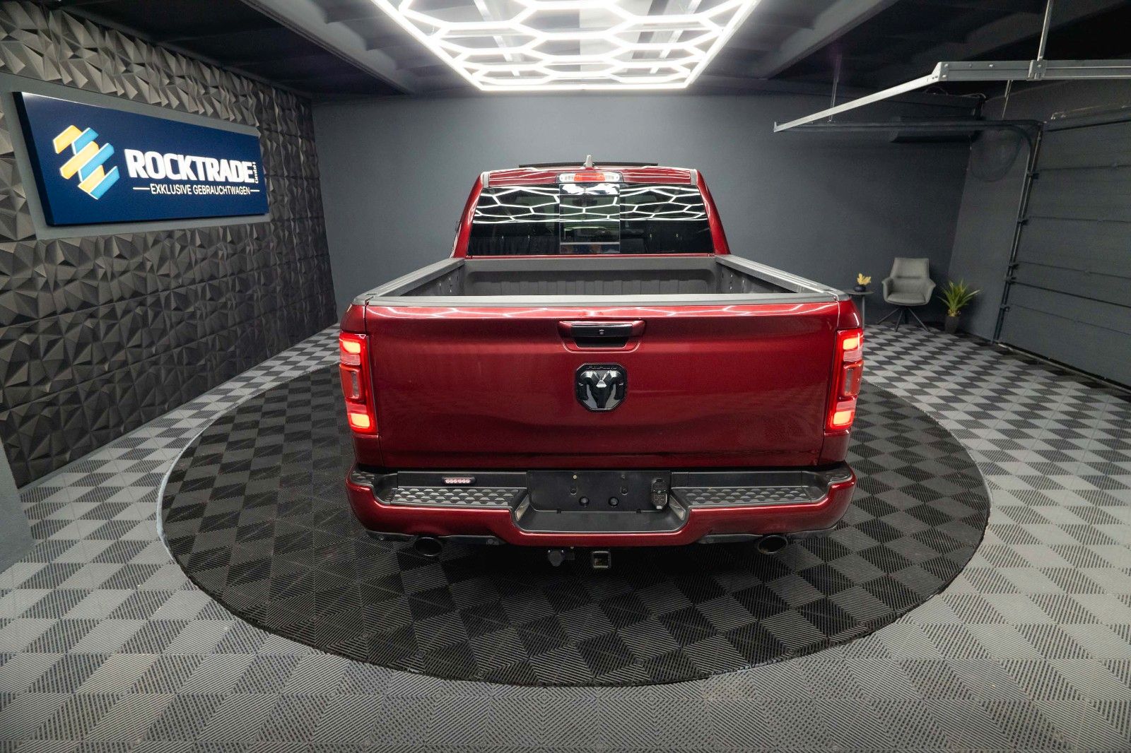 Fahrzeugabbildung Dodge RAM 5.7 V8 HEMI 4x4 NIGHT LARAMIE *Unfallfrei*