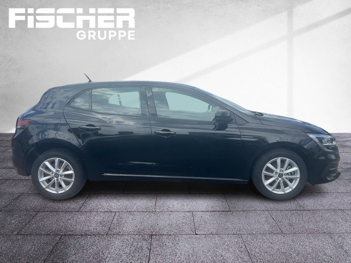 Fahrzeugabbildung Renault Megane Equilibre plug-in hybrid 160 Kamera