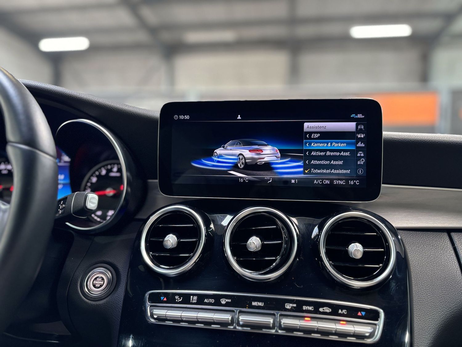 Fahrzeugabbildung Mercedes-Benz C 180 AMG Night#LED#Leder#Airscarf#Memory#Kamera