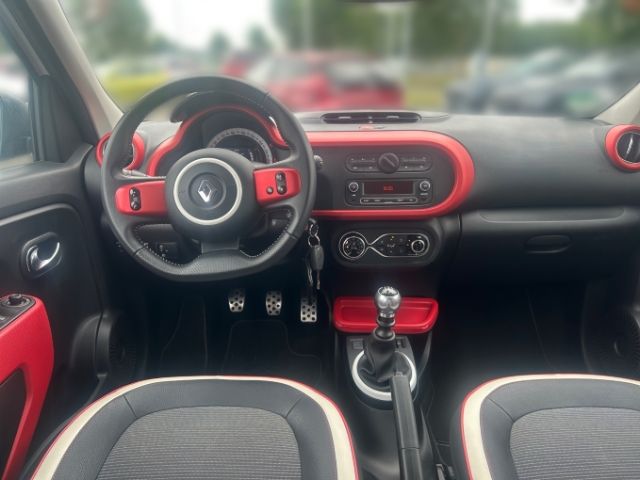 Fahrzeugabbildung Renault Twingo Luxe 0.9 TCe 90 Sportpaket Soundsystem Kl