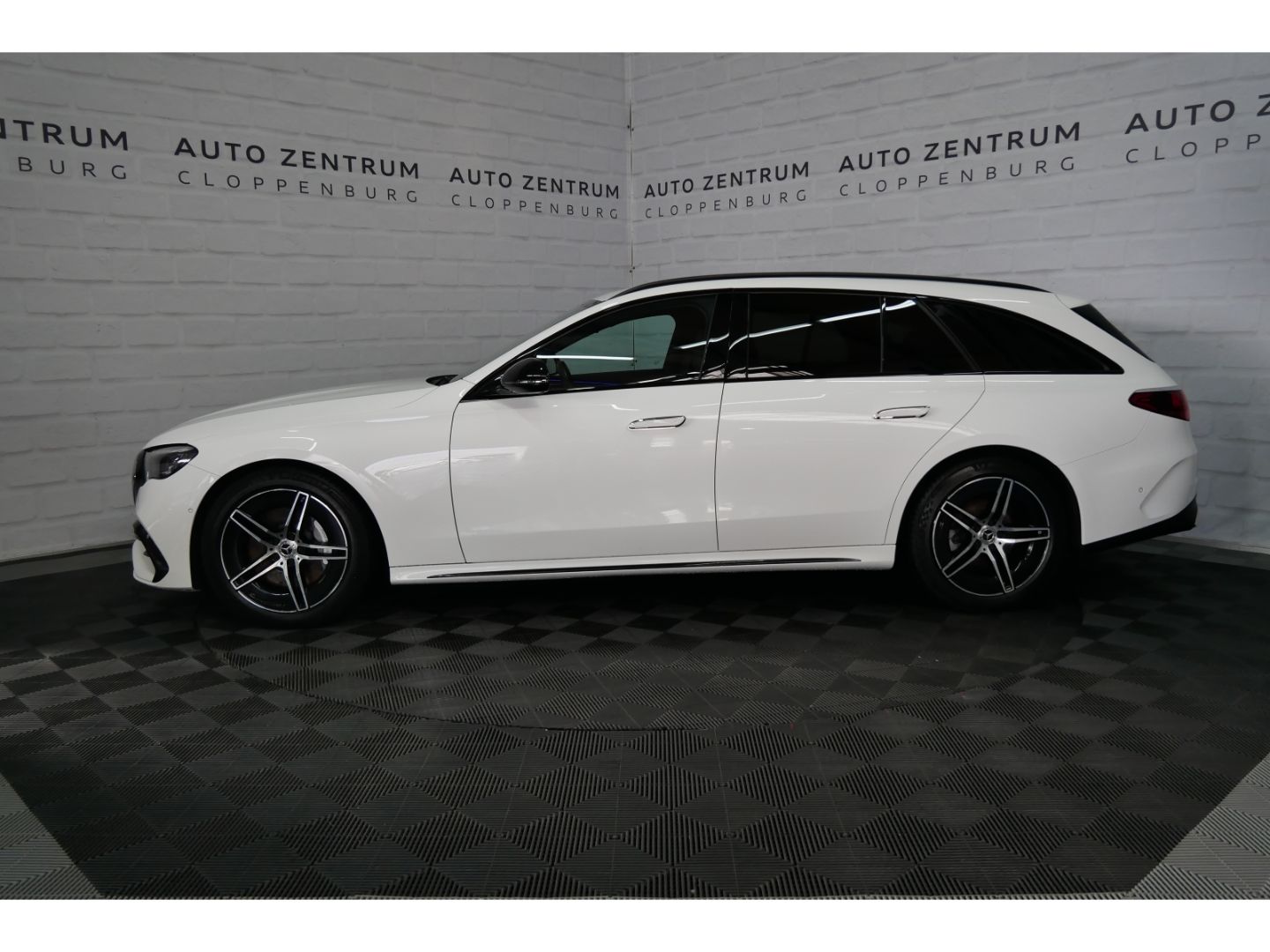 Mercedes-Benz E 200 T AMG Line Night+LED+Navi+Kamera+19'' imagem 2