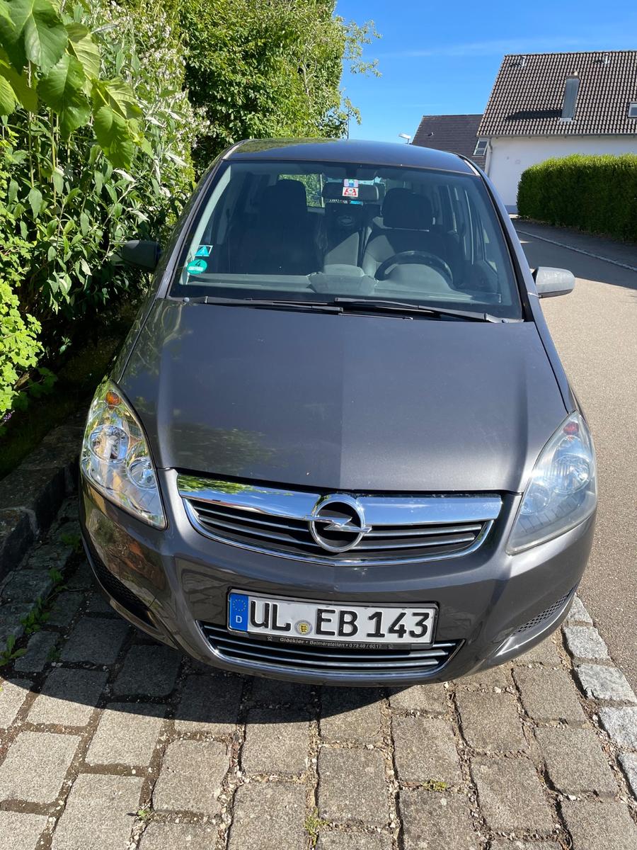 Opel Zafira 2009 — photo 11