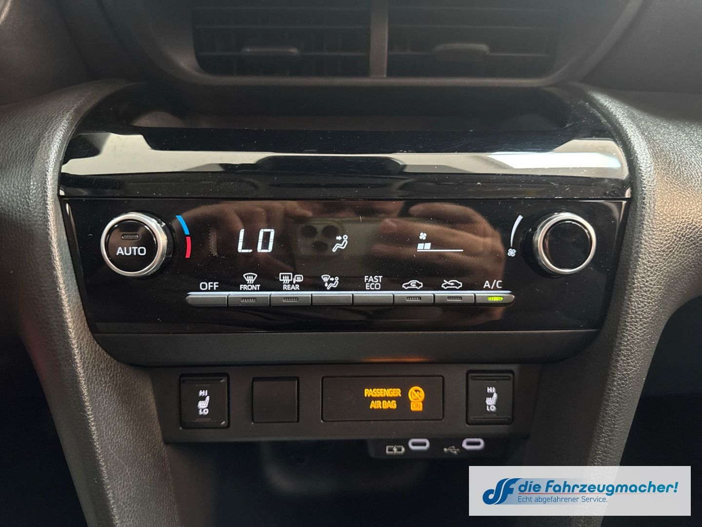 Fahrzeugabbildung Toyota Yaris Cross ACTIVE Hybrid DAB Spurhalteass. Fern