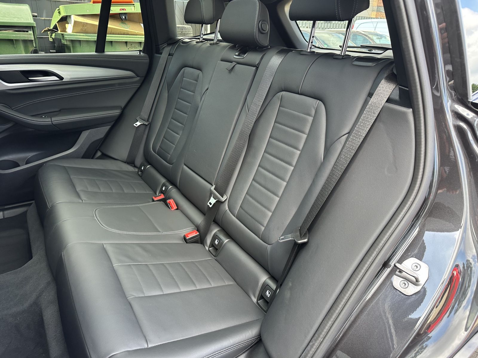 Fahrzeugabbildung BMW X3 xDrive30e M-Sport NAV+LED+HUD+PANO+AHK+20ZOLL
