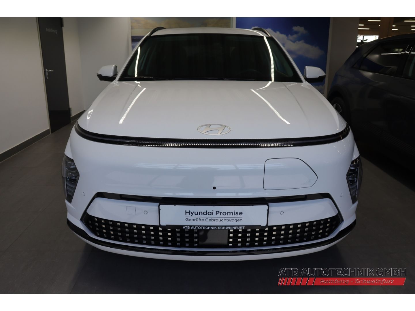 Fahrzeugabbildung Hyundai KONA Elektro Trend 2WD 65,4kWh 99,3% SOH Navi 36