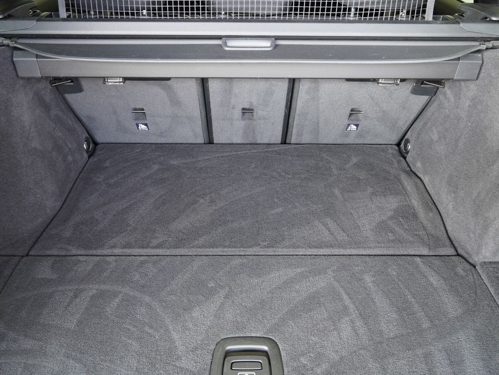 Fahrzeugabbildung BMW 330 e Touring Sport Line INDIVIDUAL/HEADUP/LASER