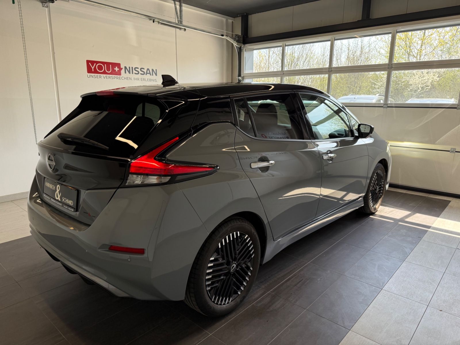 Fahrzeugabbildung Nissan Leaf Tekna Winter-Paket 2-Farb-Lackierung BOSE