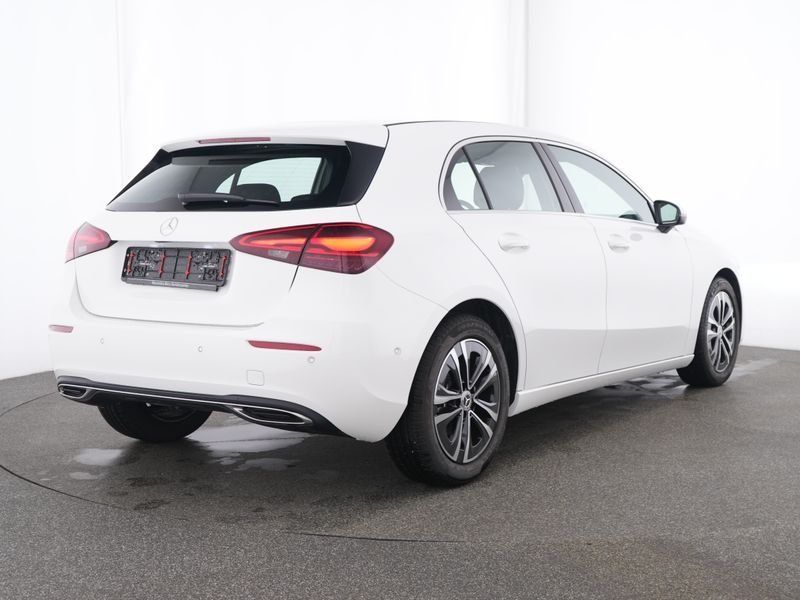Mercedes-Benz A 180 — hlavná fotografia