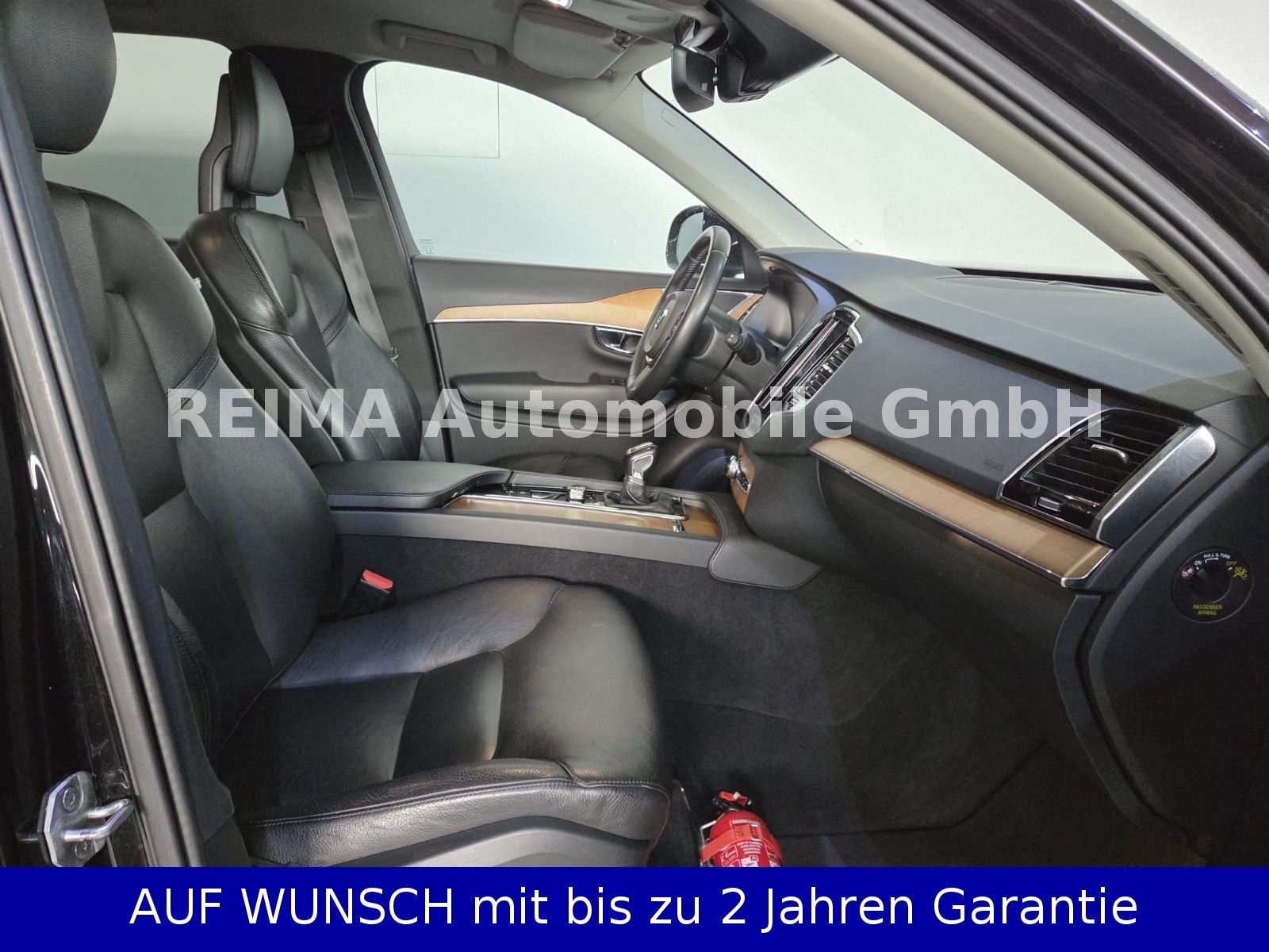 Fahrzeugabbildung Volvo XC 90 2,0 D Momentum AWD, 7 Sitzer, ACC
