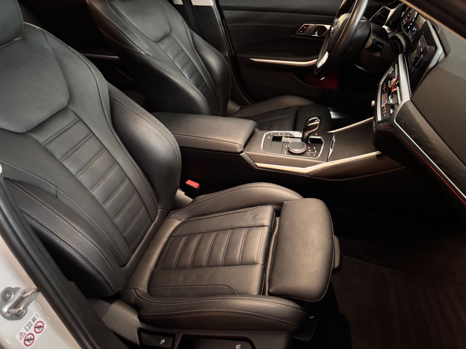 BMW Touring 320 d xDrive Luxury Line foto 23
