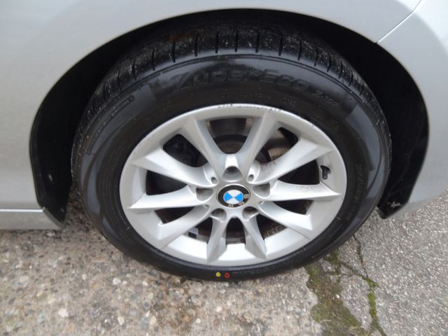 Fahrzeugabbildung BMW 116 i/Automatik/1.Hd/Kamera/Navi/Xenon/AHK/