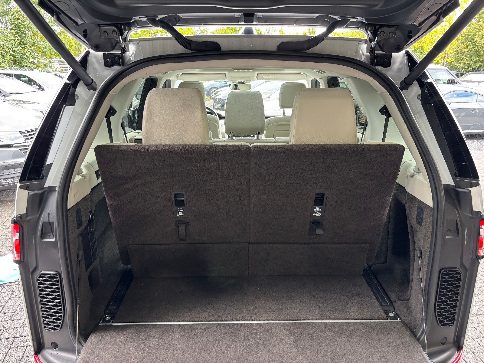 Fahrzeugabbildung Land Rover Discovery 5 HSE SDV6/7-SITZE/PANORAMA/EXCLUSIVE