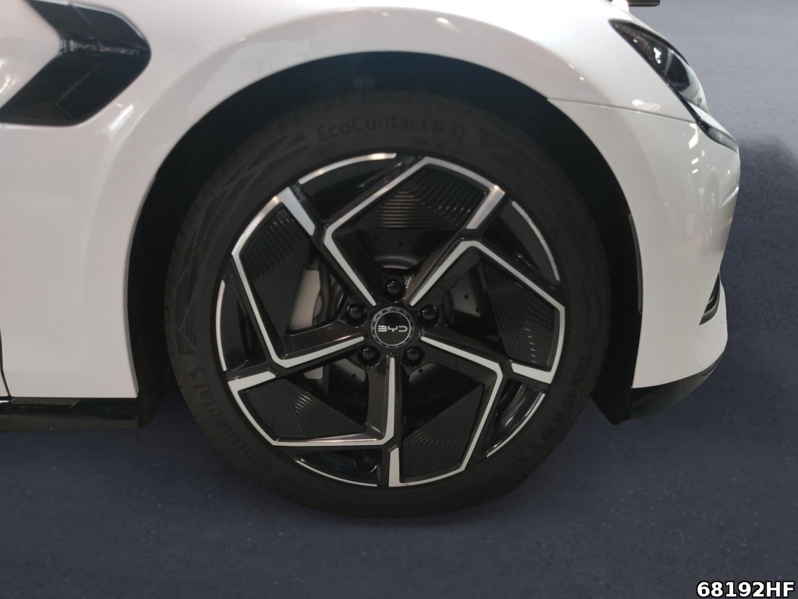 BYD SEAL