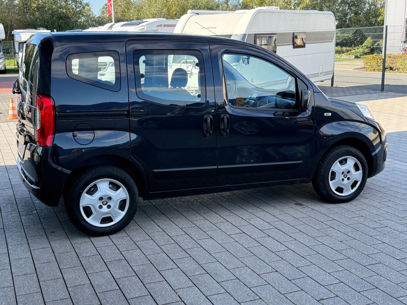 Fahrzeugabbildung Fiat Qubo Lounge KLIMAANLAGE SITZHEIZUNG PDC