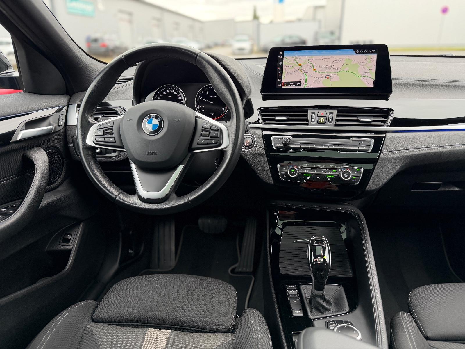 BMW X2 xDrive 20 d PANO AHK ACC 19 Keyl HuD 19 Navi+