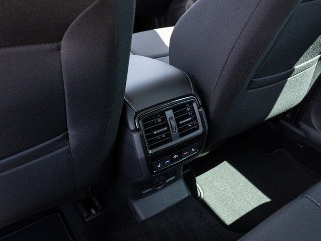 Karoq 2.0 TDI Tour DSG AHK+NAVI+MATRIX+RFK