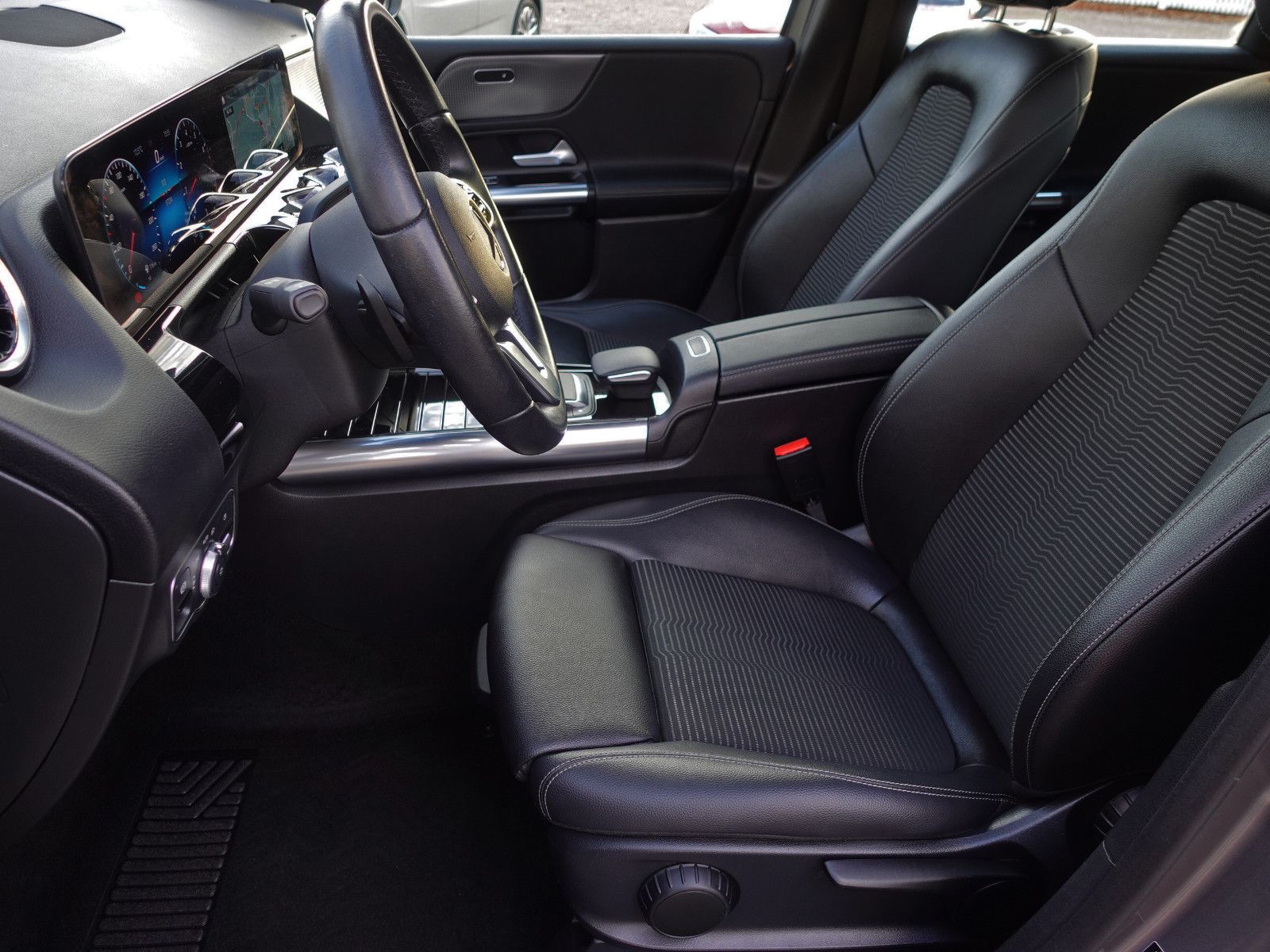 Fahrzeugabbildung Mercedes-Benz B 220 4MATIC 7G-DCT Progressive MBUX AHK Assist.