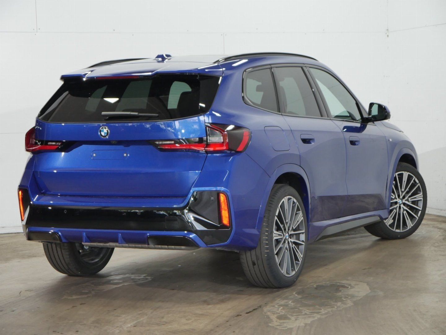 Fahrzeugabbildung BMW X1 sDrive20i | M-Sportpaket | Panorama-Glasdach