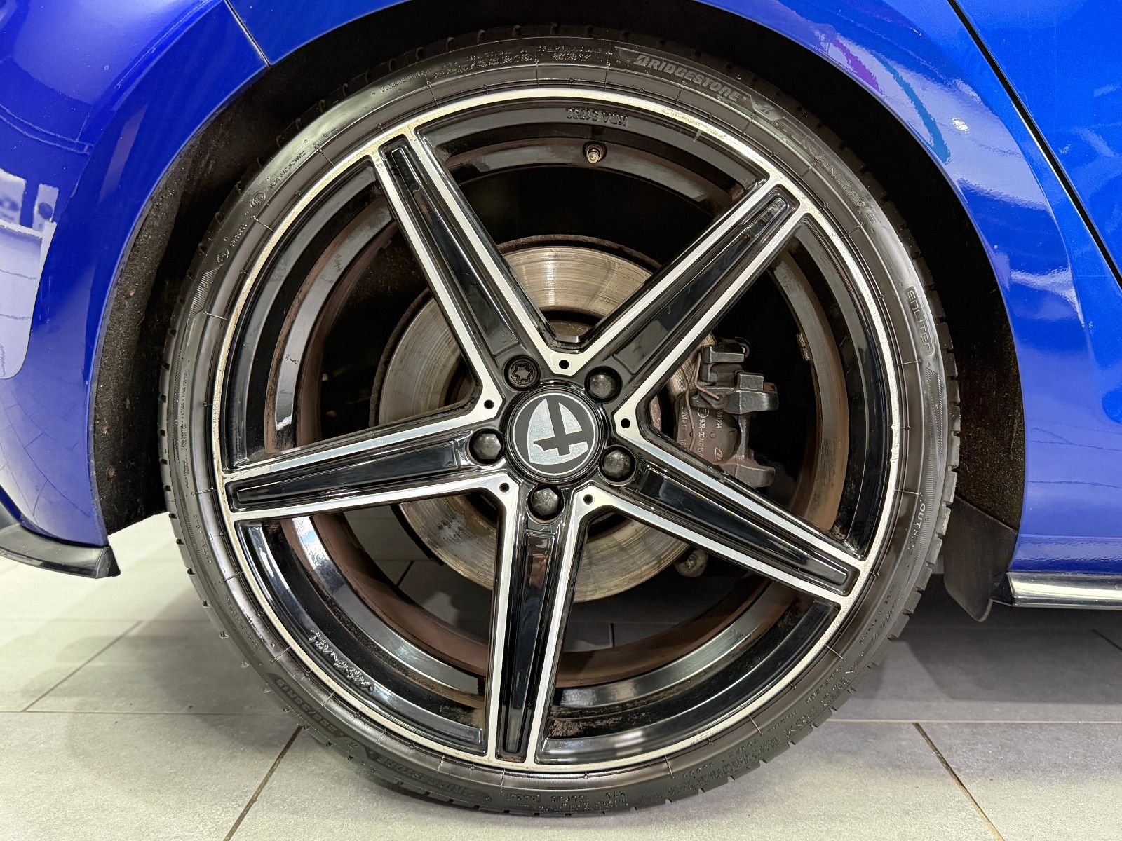 Fahrzeugabbildung Volkswagen Golf VII Lim. R 4Motion|H&R|GRAIL Exhaust