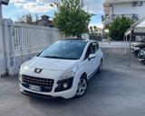 Peugeot 3008 1.6 e-HDi 112CV cambio robotizzato  - Peugeot 3008 mit Halbautomatikschaltung