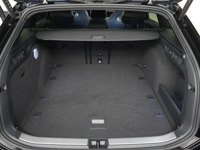 Passat Variant R-LINE TDI DSG+AHK+NAVI+LED MATRI