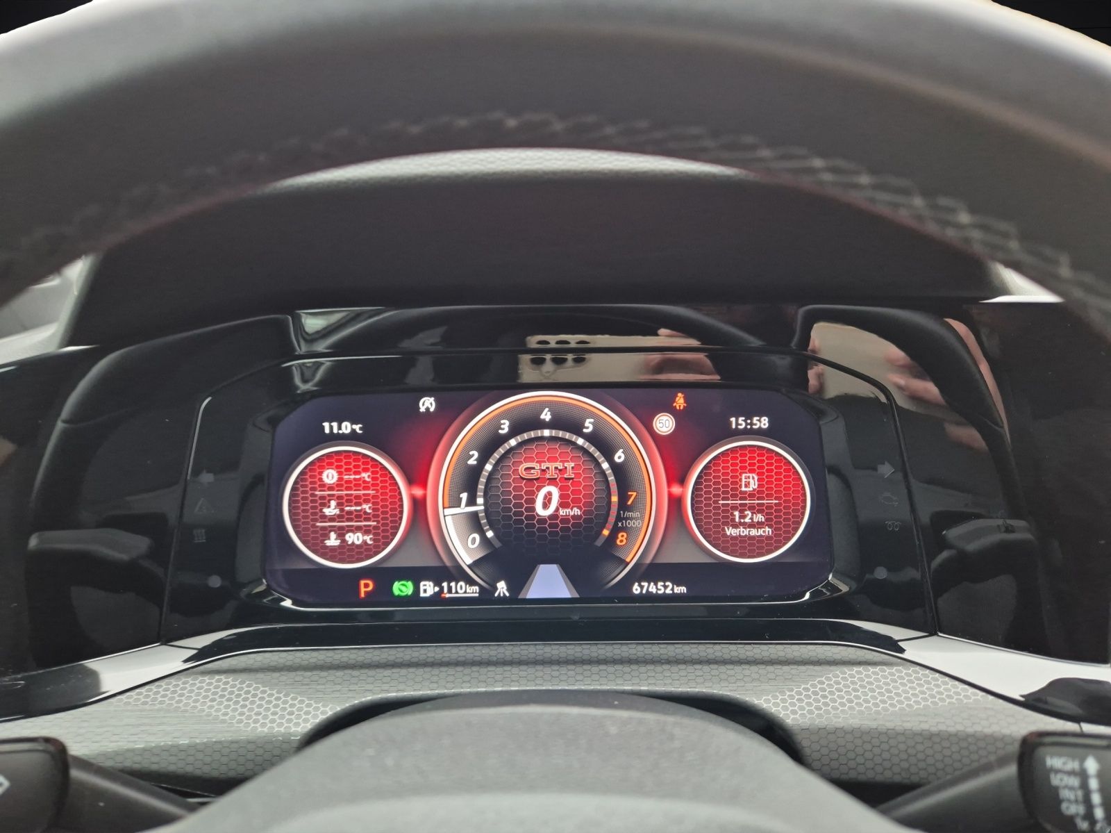 Fahrzeugabbildung Volkswagen Golf VIII GTI TSI DSG ACC LED AHZV