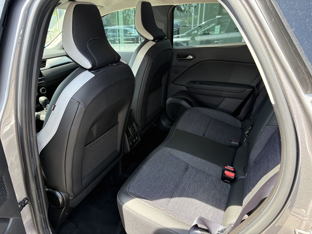 RENAULT Captur - Bild 9