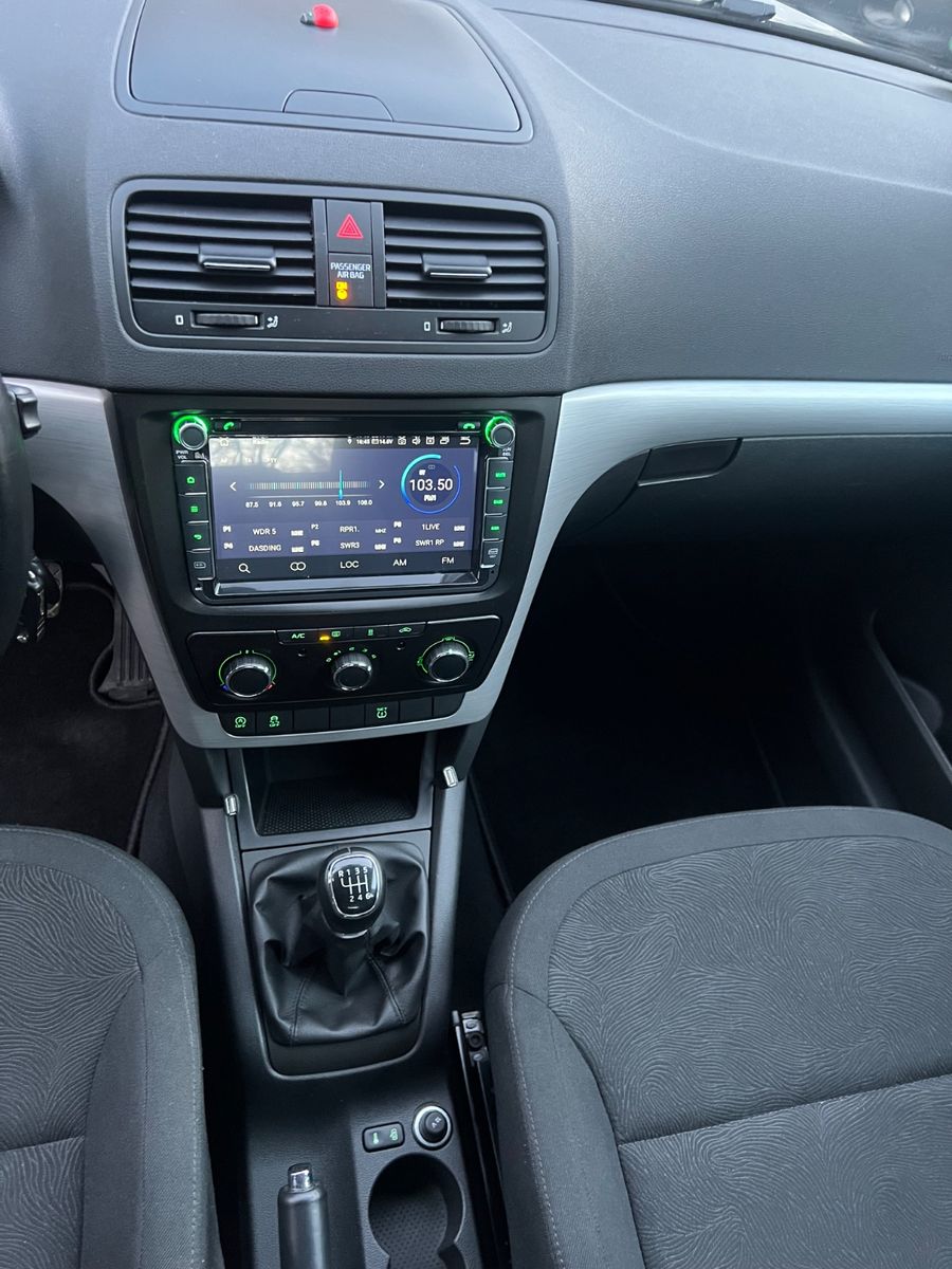 Fahrzeugabbildung SKODA Yeti 2.0 TDI Ambition * KAMERA *