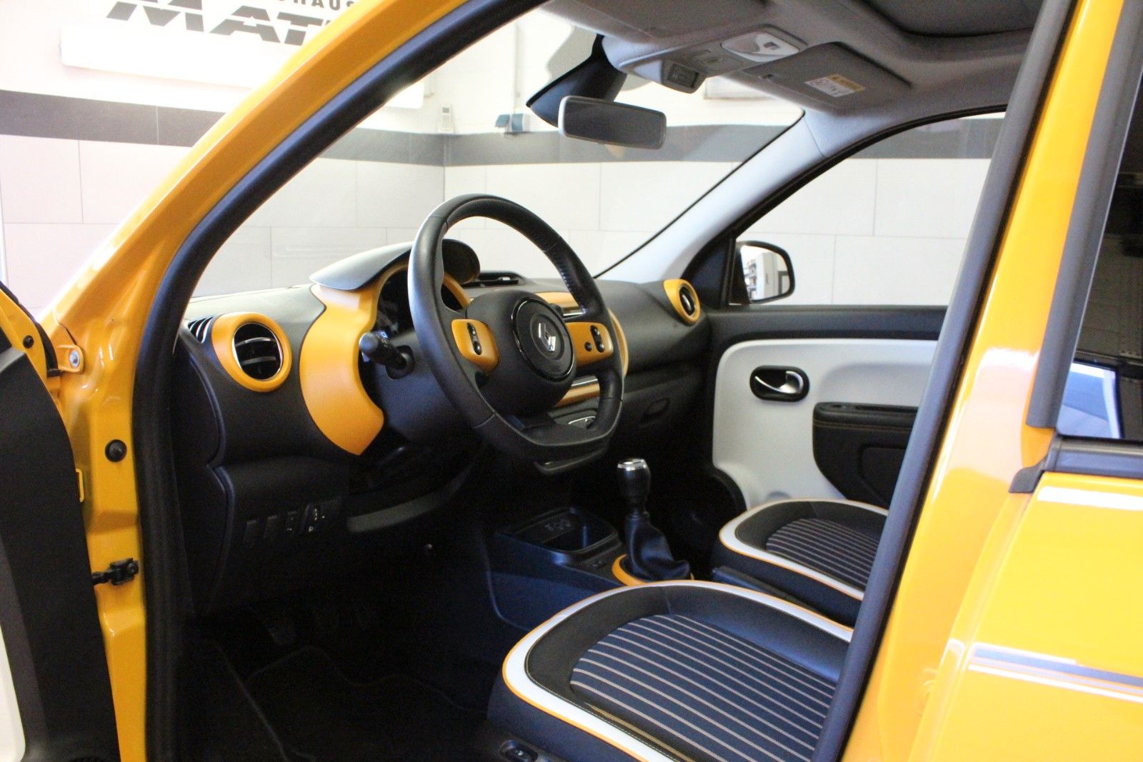 Fahrzeugabbildung Renault Twingo SCe65 Intens*Easy Link*Faltdach*