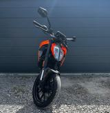 KTM Duke 125 - KTM 125