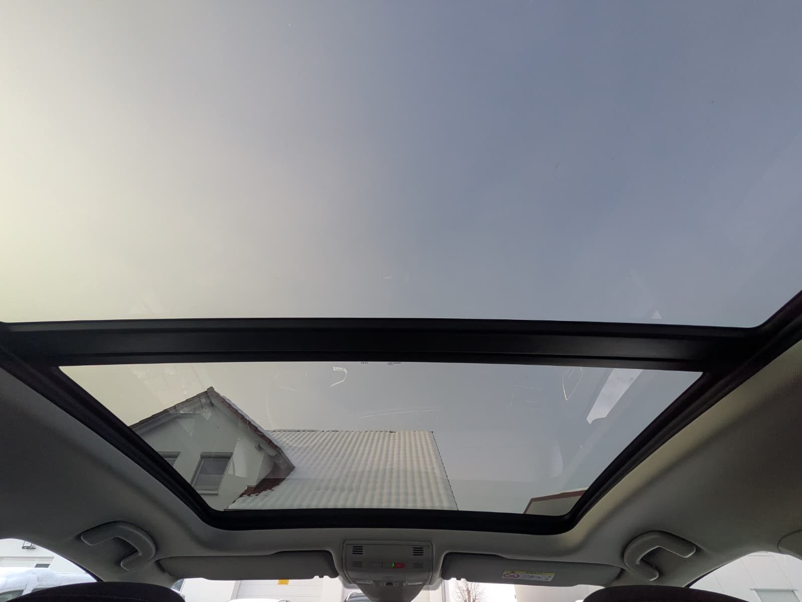 Fahrzeugabbildung Volkswagen Touran 2.0 DSG R-Line High BLACK Pano 7Si IQ AHK