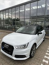 Audi A1 Sportback 1.0 FSI 12 V Ultra, HU: ... - Audi: V12