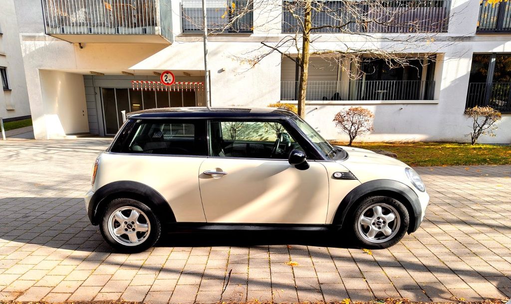 MINI Cooper C 2009