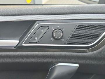 Volkswagen Golf Sportsvan - 10