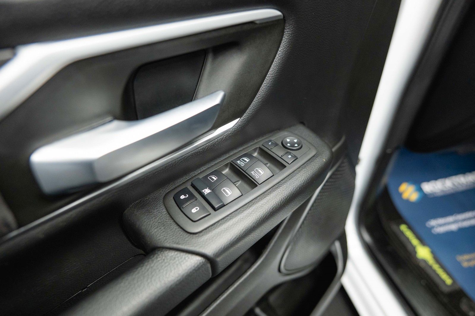 Fahrzeugabbildung Dodge RAM 5.7 V8 HEMI 4x4 OFFROAD Night-Paket LONGBED