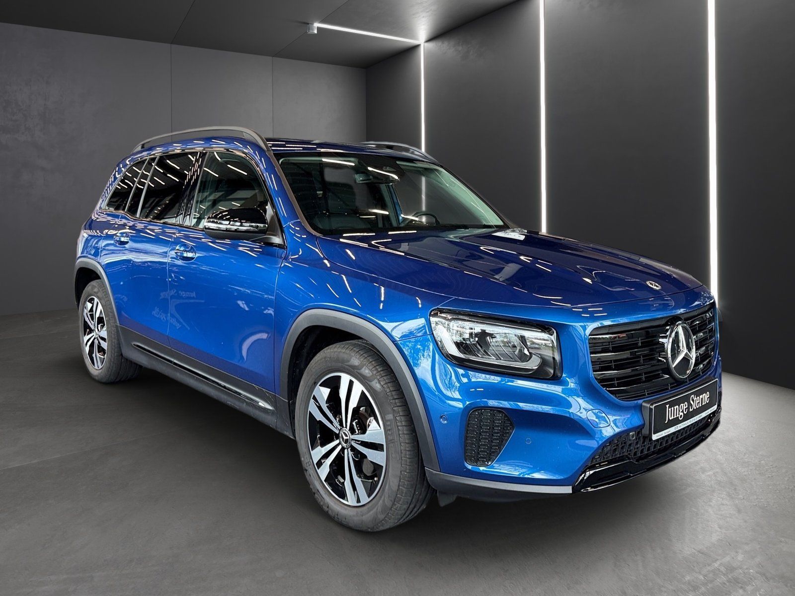 Fahrzeugabbildung Mercedes-Benz GLB 200 Progressive*AHK*Kamera*Night*Easy-Pack*