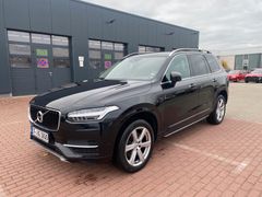 Fahrzeugabbildung Volvo XC90 D5 AWD*AT* MOM*STHZ*7-Si*Mietkauf o. Schufa