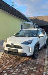 Toyota Yaris Cross 1,5 Hybrid Navi SHZ Kamera  AHK - weiße Toyota Yaris Cross