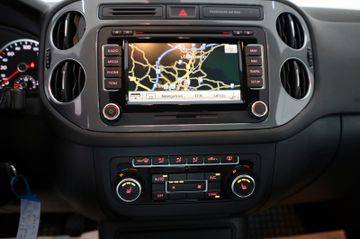 Volkswagen Tiguan - 11