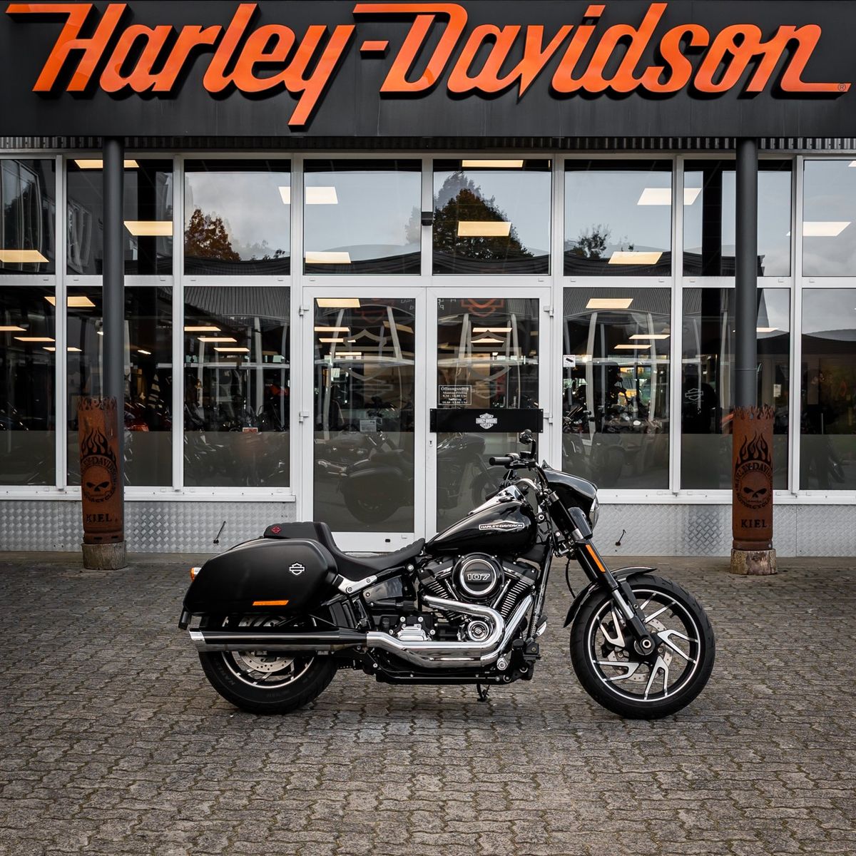 Fahrzeugabbildung Harley-Davidson FLSB SPORT GLIDE 107