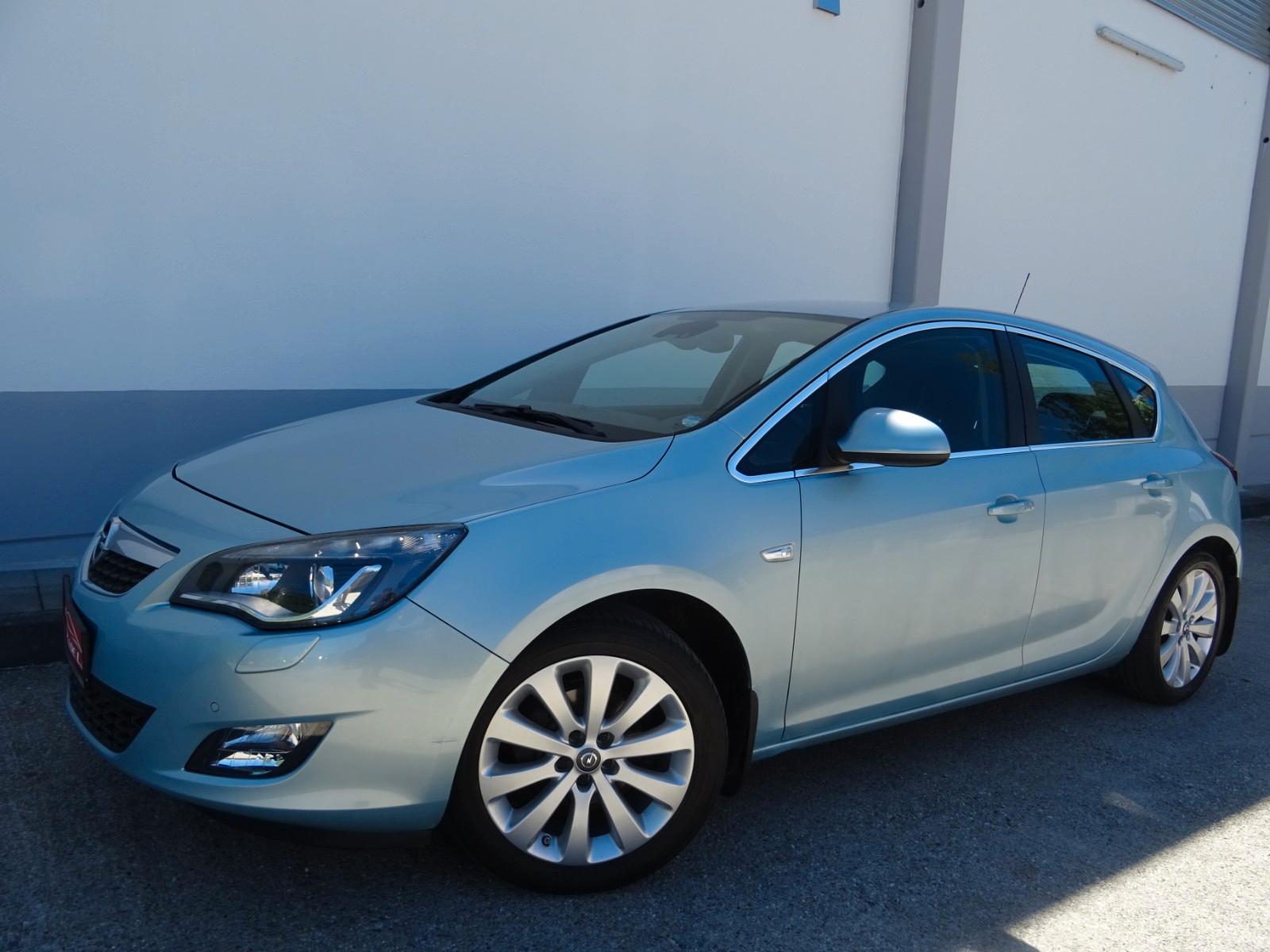 Opel Astra J Lim. 5-trg. Cosmo
