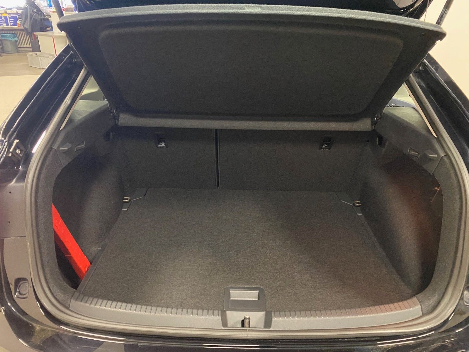 Fahrzeugabbildung Volkswagen Taigo 1.0 TSI STYLE+PDC+IQ.DRIVE++MATRIX+17"ALU+