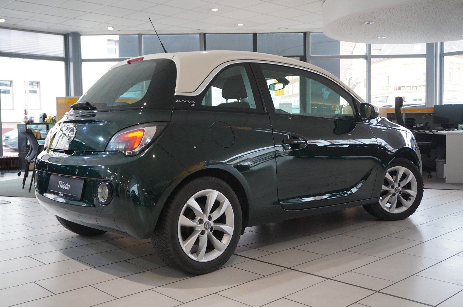 Fahrzeugabbildung Opel Adam 1.4 JAM NAVI/SHZ/PDC/KLIMA/LHZ/TEMP.
