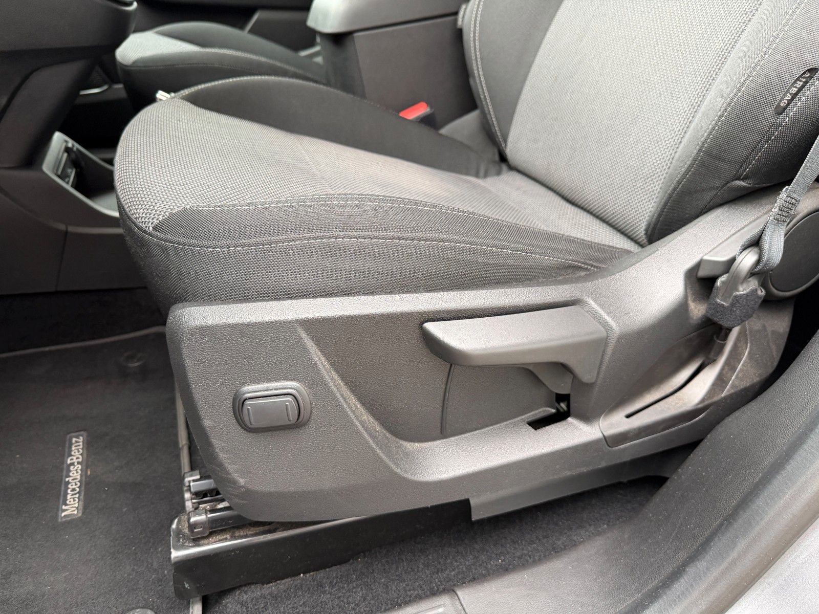 Fahrzeugabbildung Mercedes-Benz Citan 112 CDI Tourer Pro Kamera LED MBUX